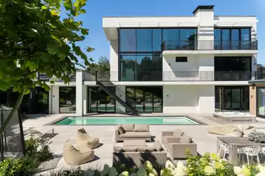 714m2 maison à louer pour 17500€/mois à Rembrandtweg 30, Noordwijk