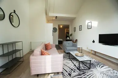 51m2 studio à louer pour 1970€/mois à Eendrachtsweg, Rotterdam