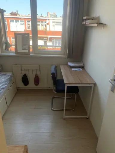 7m2 room to rent for 594€/month in Goeverneurlaan, The Hague