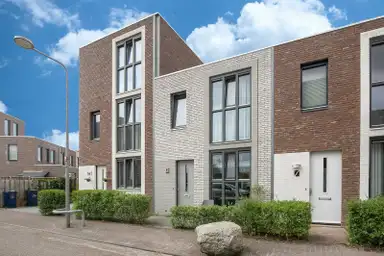 92μ² μονοκατοικία προς ενοικίαση για 2300€/μήνα σε Iskurstraat, Almere