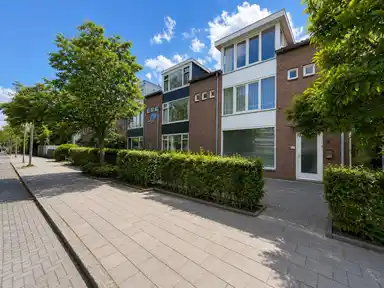 150m2 house to rent for 3995€/month in Tulpenburg, Amstelveen