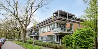 96m2 Appartement à louer pour 2100€/mois à Sickeszlaan, Arnhem