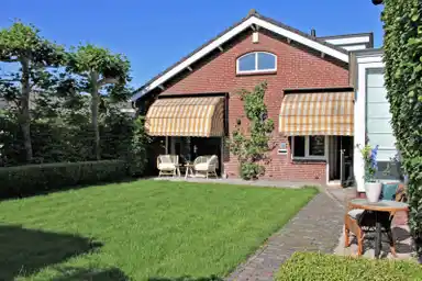 100m2 Appartamento in affitto per 1750€/mese a Jachtlaan, Ulvenhout