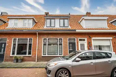 93m2 maison à louer pour 2600€/mois à Borneostraat, Leiden