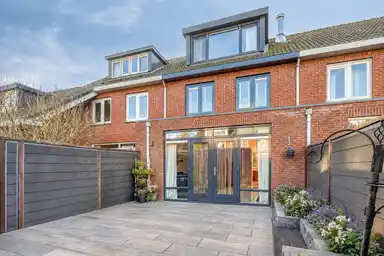 123m2 house to rent for 3480€/month in Keizershof 53, Woerden