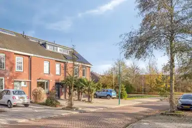 123m2 house to rent for 3480€/month in Keizershof 53, Woerden