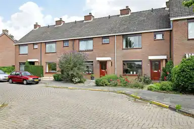 130m2 huis te huur voor 1420€/maand in Hazelaarstraat 38, Ter Aar