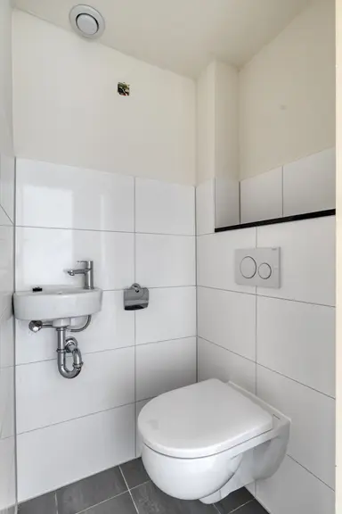 126m2 house to rent for 1470€/month in Satellietstraat, Dordrecht