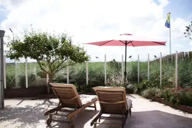 140m2 house to rent for 3050€/month in Cort van der Lindenstraat, Zandvoort