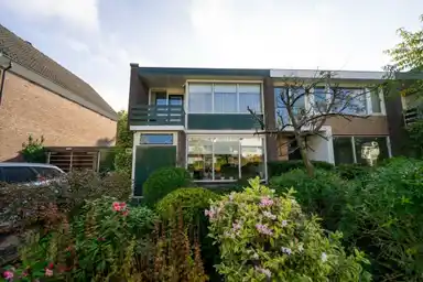 128m2 house to rent for 2495€/month in Lijsterlaan, Bussum