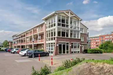 155m2 flat to rent for 1565€/month in Amazonestroom, Zoetermeer
