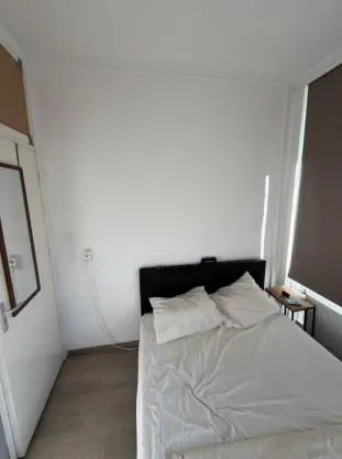 8.5m2 Chambre à louer pour 417.73€/mois à Ellewoutsdijkstraat, Rotterdam