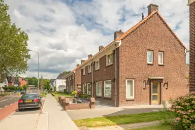 126m2 house to rent for 1228€/month in Onzelievevrouwestraat 12, Weert
