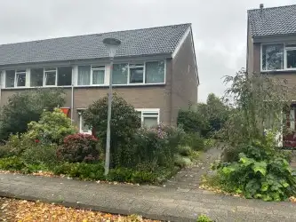 m2 house to rent for 932.93€/month in Preistingestraat 12, Steenwijk