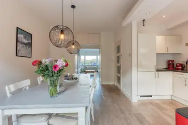 90m2 apartment to rent for 2450€/month in Zwolsestraat 385, The Hague