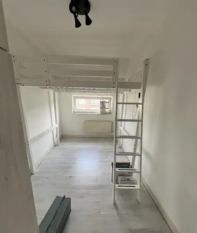 12m2 room to rent for 350€/month in Haagweg, Breda