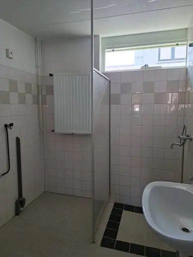 83m2 apartment to rent for 942€/month in Vestestraat, Leiden