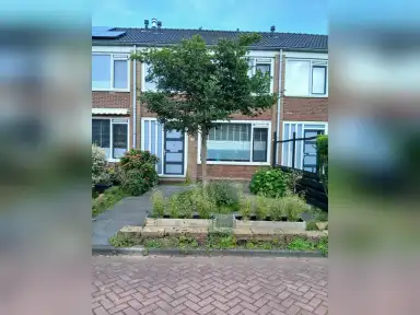105m2 house to rent for 680€/month in Bilderdijkstraat, Lekkerkerk