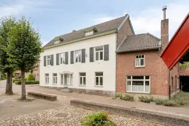 260m2 house to rent for 1995€/month in Duivenstraat 9, Mheer