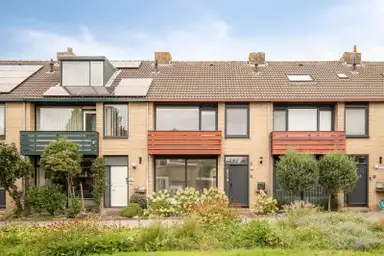 120m2 house to rent for 2250€/month in De Grutto, Ouderkerk aan den IJssel