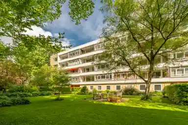 132m2 apartment to rent for 3950€/month in Beethovenstraat, Amsterdam