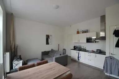 34m2 Appartement à louer pour 965€/mois à Maaswijkstraat, The Hague