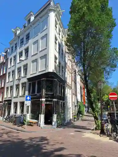 61m2 Appartement te huur voor 764.14€/maand in Krom Boomssloot 8-1, Amsterdam