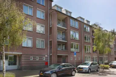 77m2 flat to rent for 1100€/month in Raadhuisstraat 114, Heemskerk