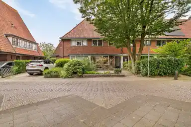 138m2 house to rent for 2850€/month in Radiostraat 89, Hilversum