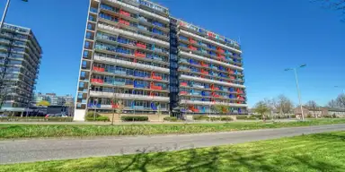 128m2 apartment to rent for 1003€/month in Aïdaplein 12, Alphen aan den Rijn