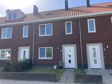 126m2 maison à louer pour 1495€/mois à Poproute, Middelburg