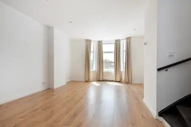 102μ² Διαμέρισμα προς ενοικίαση για 1895€/μήνα σε Randweg, Rotterdam