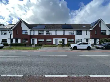 113m2 maison à louer pour 1350€/mois à Heidevlinder, Enschede