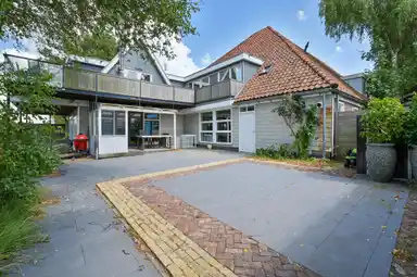 170m2 apartment to rent for 2250€/month in Woude 24, Castricum