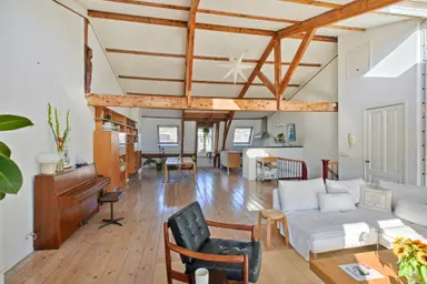 160m2 apartment to rent for 3500€/month in Eerste Helmersstraat, Amsterdam