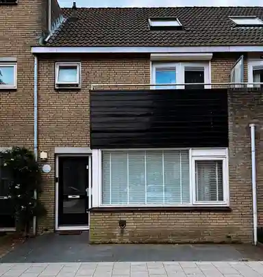 m2 house to rent for 2950€/month in Karl Grögersingel, Amsterdam