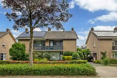 138m2 maison à louer pour 2150€/mois à Pieter Bruegellaan 23, Berkel-Enschot