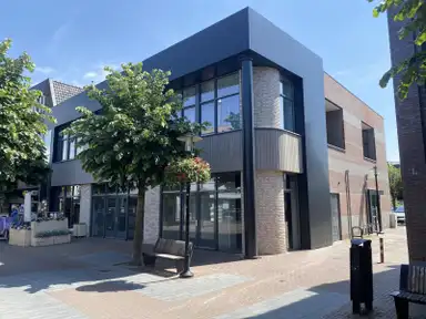 93m2 apartment to rent for 2000€/month in Kanaalstraat, Lisse