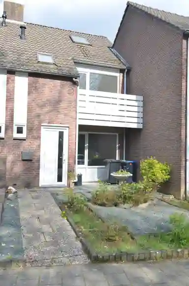 134m2 house to rent for 1225€/month in Silhof, Heerlen
