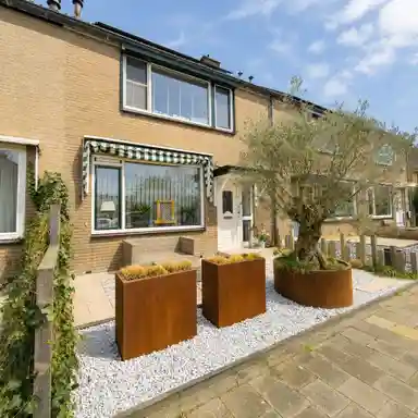 132m2 house to rent for 2400€/month in Anthonie Heinsiusstraat, Zwijndrecht