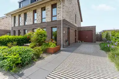 190m2 house to rent for 3750€/month in Polderlaan 11, Leimuiden