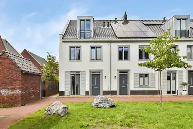 142m2 house to rent for 3250€/month in Salieristraat 1, Haarlem