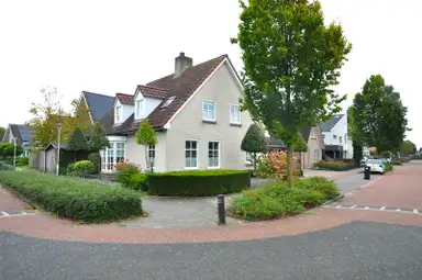 225m2 Casa in affitto per 2975€/mese a Dorsvelden, Best