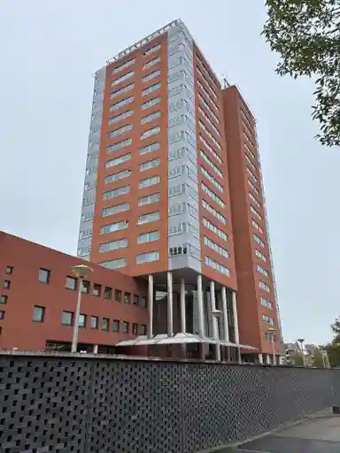 132m2 Appartamento in affitto per 1930€/mese a Emmasingel, Groningen