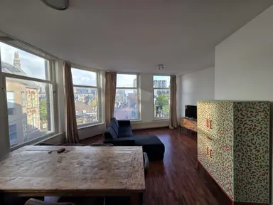 70m2 Appartement à louer pour 2200€/mois à Steenstraat, Leiden