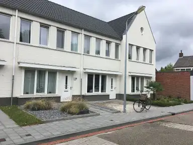 100m2 house to rent for 1240€/month in Sutjensstraat 50, Weert