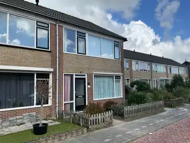 74m2 maison à louer pour 771.43€/mois à Bloemstraat 28, Achthuizen