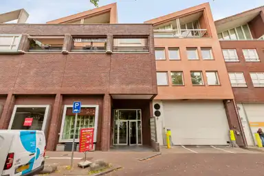 111m2 flat to rent for 2400€/month in Hoofdweg 1191, Nieuw-Vennep