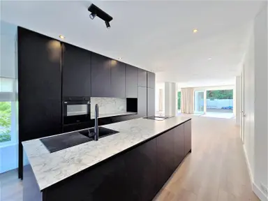 200m2 house to rent for 3950€/month in Reigerstraat, Badhoevedorp