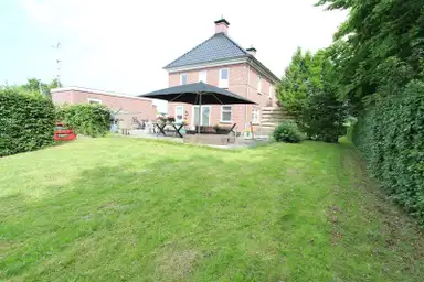 241m2 maison à louer pour 6500€/mois à Amsteldijk Zuid, Amstelveen